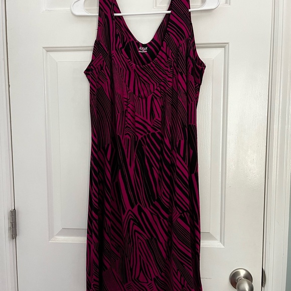 a.n.a Magenta and Black Midi Dress - Picture 1 of 6